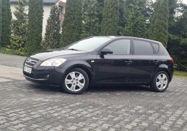 Kia Ceed cena 17999 przebieg: 200000, rok produkcji 2008 z Gostynin małe 407